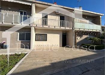 Soluzione indipendente con posto auto